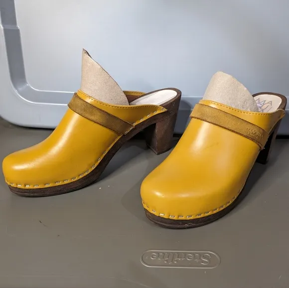 Maguba Sweden 39 sunny yellow leather 2.5&quot; heeled wood sole clog mule slides