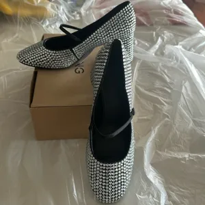 Mango rhinestone mary jane block heel