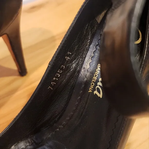 Manolita Barcelona made in Spain black open toe heels size 8