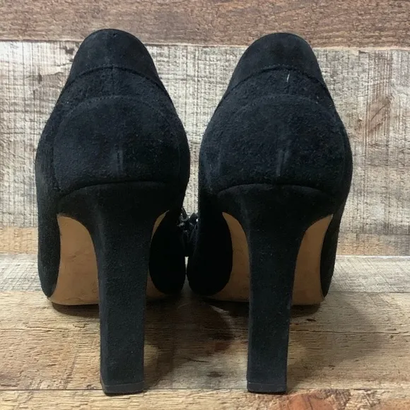 Manolo Blahnik black suede whipstitched tassel heels Size 38.5 8.5