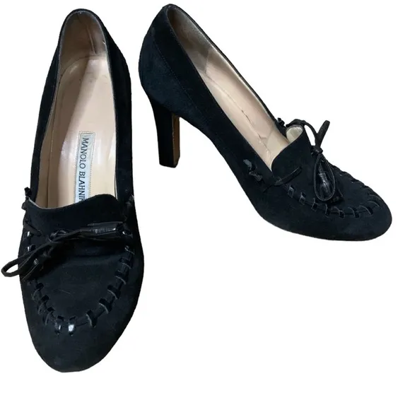 Manolo Blahnik black suede whipstitched tassel heels Size 38.5 8.5