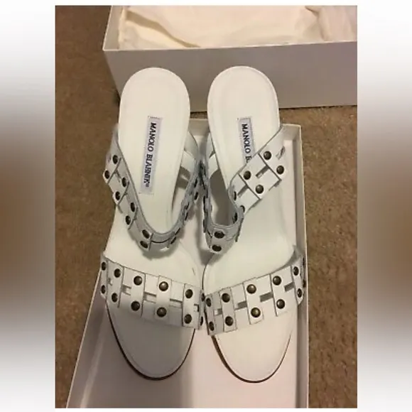 Manolo Blahnik Bulgaro Sandals/ Slides size 38 1/2 GUC white with metal - 🤍