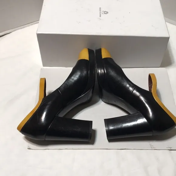 Marc by Marc Jacobs leather platform block heels. EUC