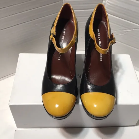 Marc by Marc Jacobs leather platform block heels. EUC