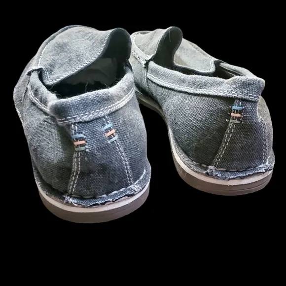 Margaritaville Mens Santa Cruz Distressed Grey Canvas Slip ons. Size 11.5 US.
