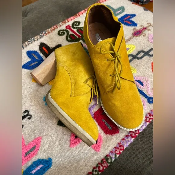 Matiko leather heeled oxfords.