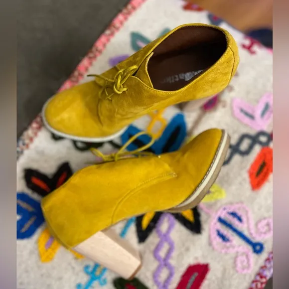 Matiko leather heeled oxfords.