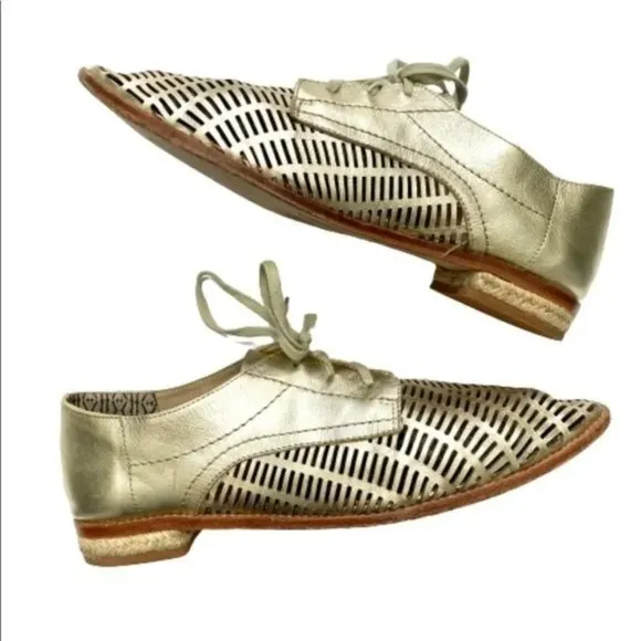 Matt Bernson Gold Metallic Oxfords size 9.5