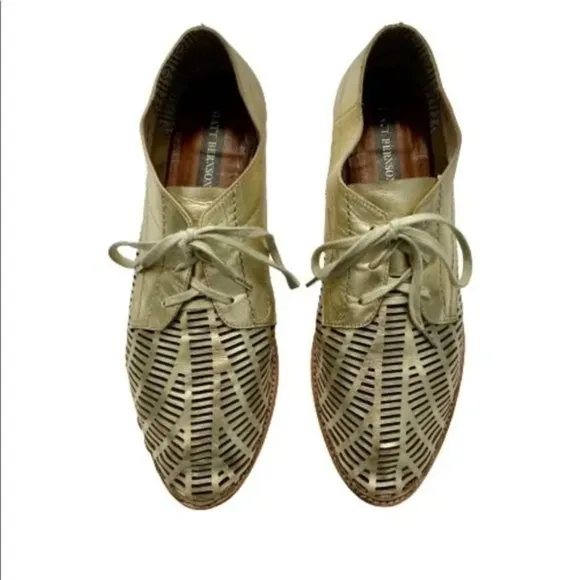 Matt Bernson Gold Metallic Oxfords size 9.5