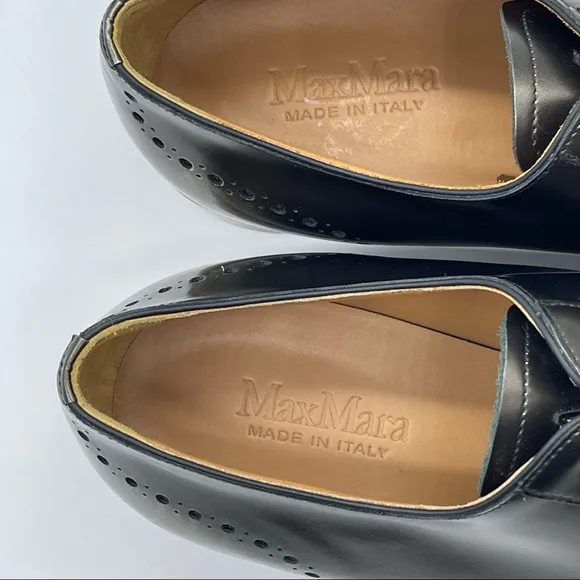 MaxMara Rich Olive Green Lace Up Oxfords.