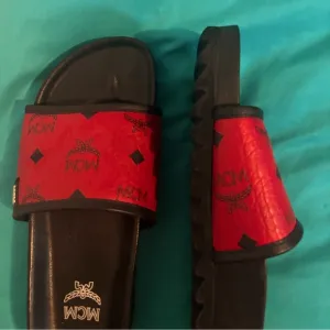 MCM red slides