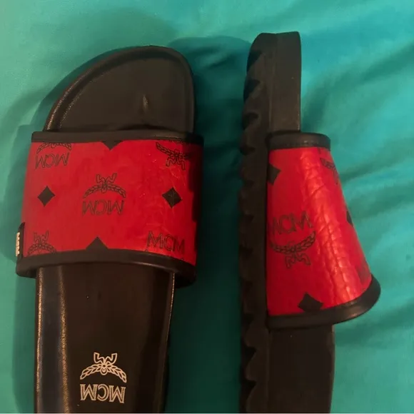 MCM red slides