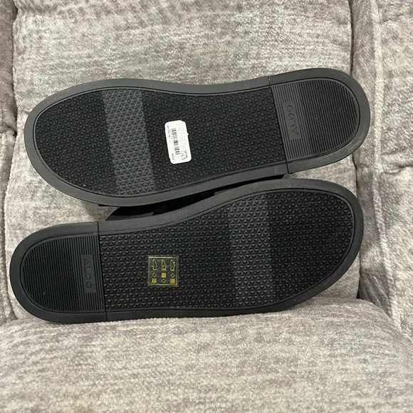 Men’s ALDO ZIEDU Black Crisscross Slides, Size 9….NEW!
