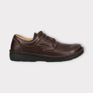 Mens Clarks Artisan Nature II Oxfords in Brown. 26142038