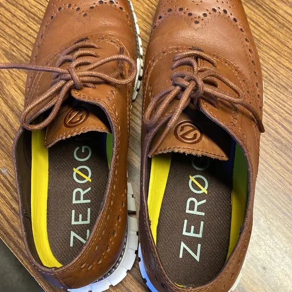 Men’s Cole Haan ZEROGRAND LIGHTWEIGHT SHOES SZ 8.5.  Nice used condition.