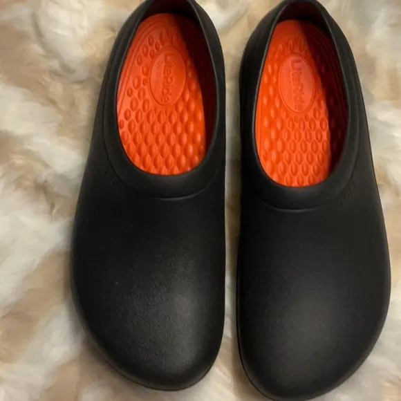 Men’s Crocs On The Clock LiteRide™ Slip Resistant Work Slip-On