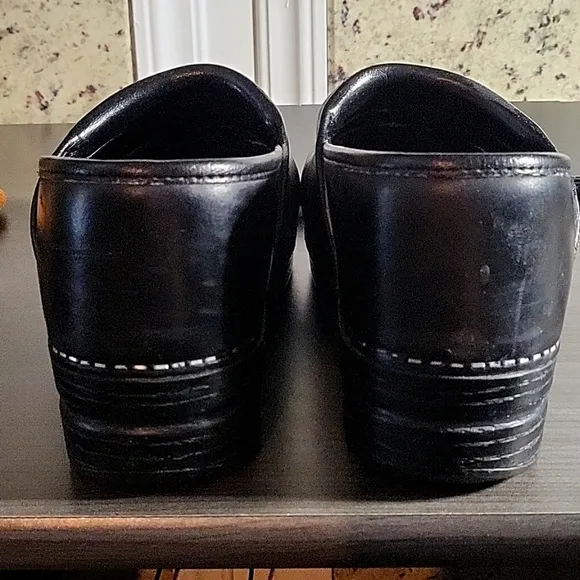 Men’s Dansko XP 2.0 Black Work Clogs Size 44 (10.5)