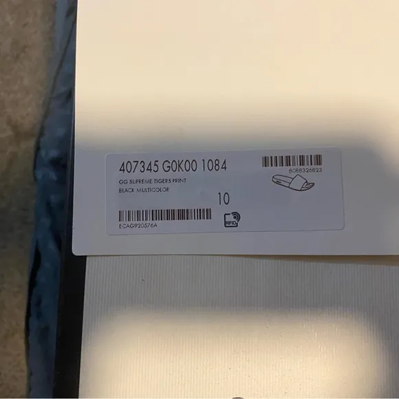 mens gucci slides size 10 Great Condition !! With Box