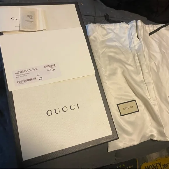 mens gucci slides size 10 Great Condition !! With Box