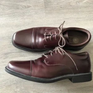 Men’s Rockport Waterproof Oxfords, Brownish Burgundy, Size 10.5