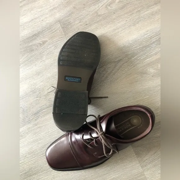 Men’s Rockport Waterproof Oxfords, Brownish Burgundy, Size 10.5