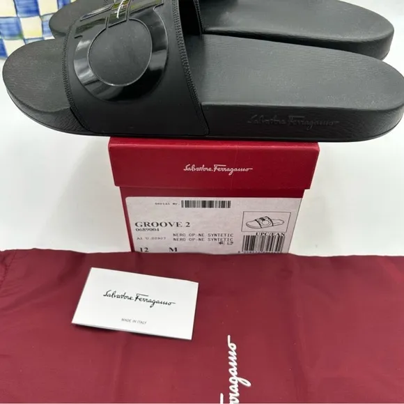 Men’s salvatore Ferragamo groove 2 rubber pool slides size 12 made in Italy