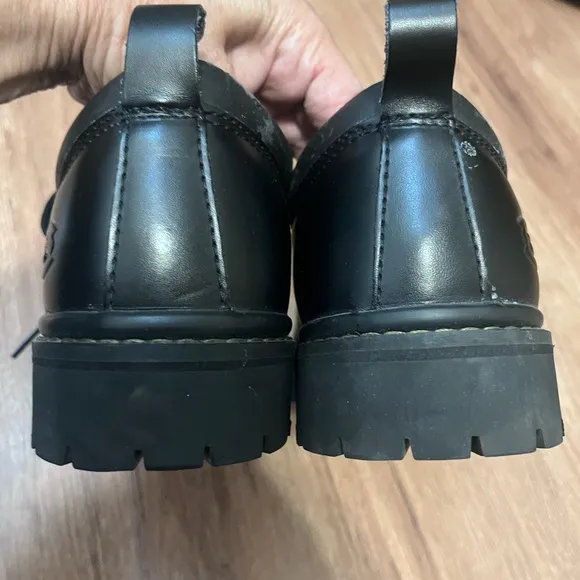 Men’s Skechers leather oxfords, size 10.5