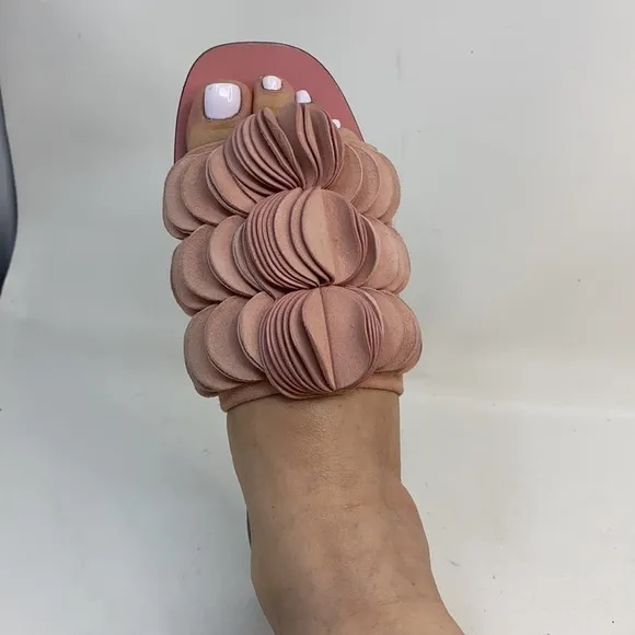 Mercedes Castillo Sz 8.5 Pink Delphia Suede Slides
