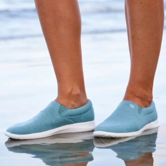 Merinos Women's Slip-Ons Mist Green