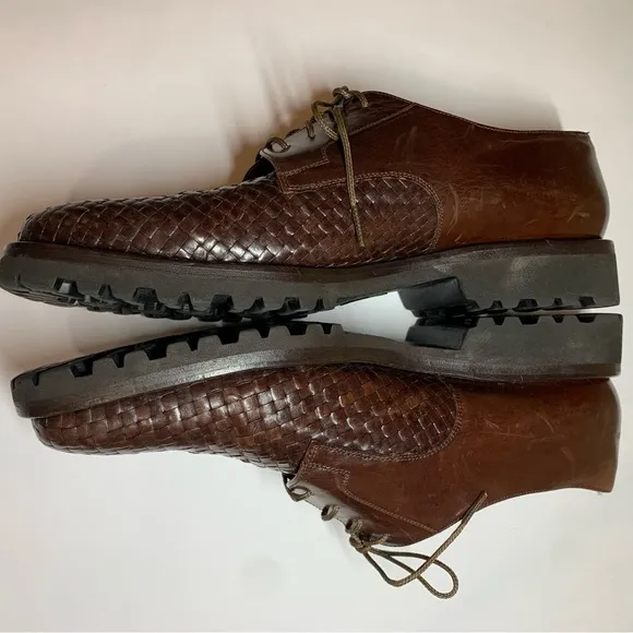 Mezlan Brown Square Toed Woven Leather Oxfords with Vibram Soles, 10M, EUC