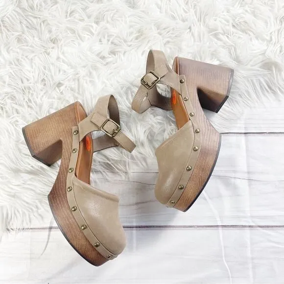 MIA Analie Women's Brown Studded Rounded Closed Toe Platform Clogs Size 9.5