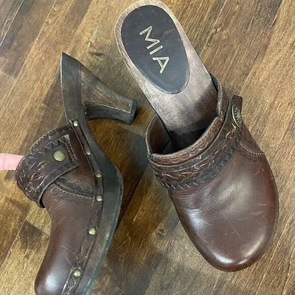 MIA brown leather mules/clogs with wooden heel, 8