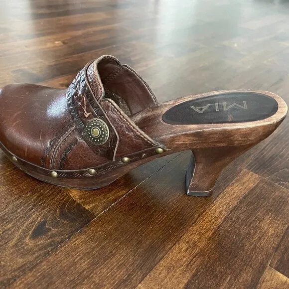 MIA brown leather mules/clogs with wooden heel, 8