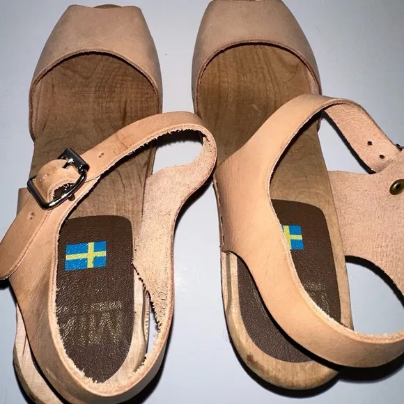 Mia Greta Clogs in Natural 38 Swedish Wood Heel Italian Leather 7.5 Peep Toe