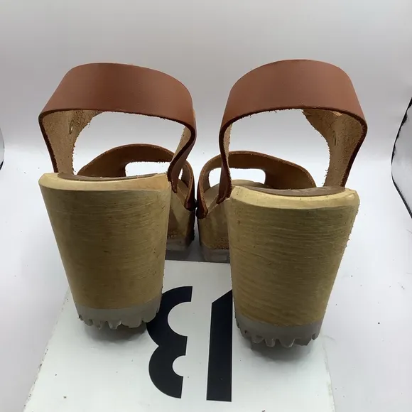 MIA Women's Brown Leather Greta Clogs Size (39)