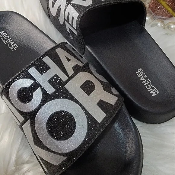 Michael Kors Big Girls Slides Brand new