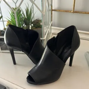 Michael Kors Black Open Toe Heels size 7