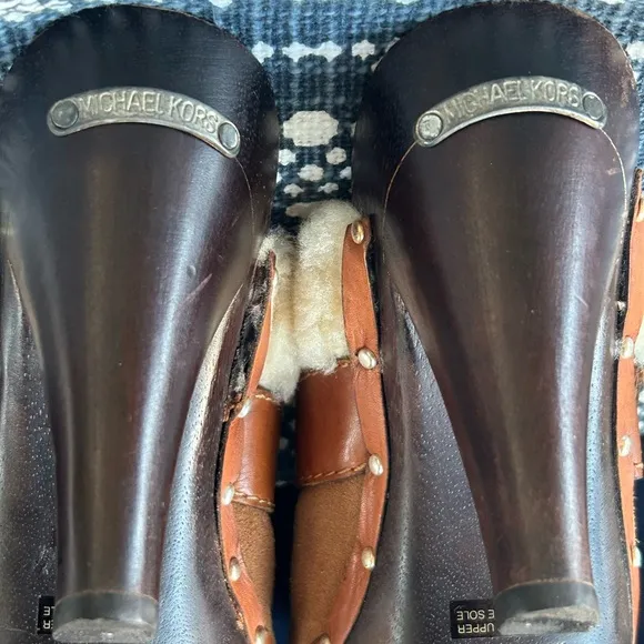 MICHAEL KORS SHEARLING CHESTNUT CLOGS
