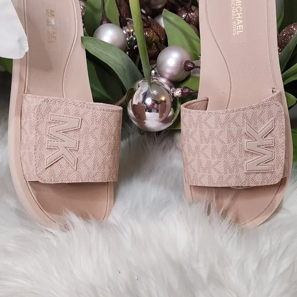 Michael Kors Soft PINKStrappy Slides Brand New