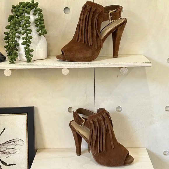 MICHAEL MICHAEL KORS Kassidy Bootie 5.5 Brown Suede Tassel Peep Toe Open Heeled
