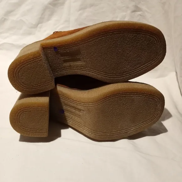 MIISTA Cognac Suede Heeled Platform Oxfords w/Whip Stitching Detail Gum …