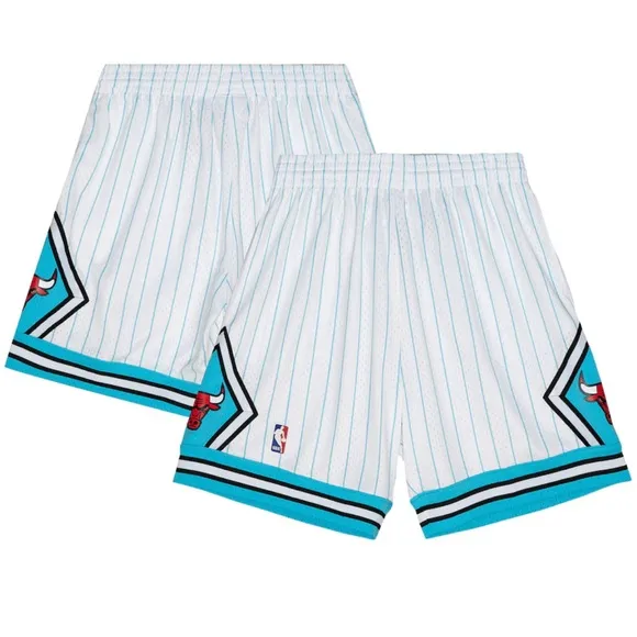 Mitchell &amp; Ness Chicago Bulls Swingman Basketball Shorts