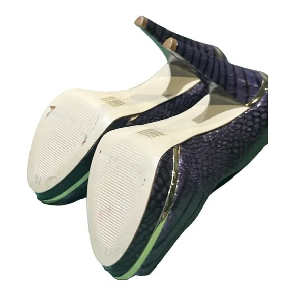 Moda in Pelle Peep Toe Heels for Women Size 8B.