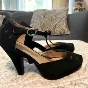 Modcloth Suede Black Heels