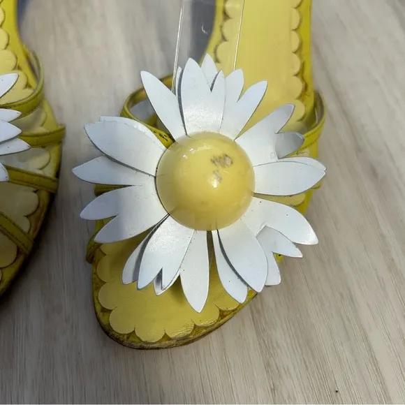 Moschino Cheap And Chic Green‎ Yellow Daisy Flower Ktten Heels Slides Womens 7