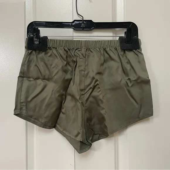 Moss Green Bamboo Shortie – Flowy, Luxe &amp; Comfy by Ettitude