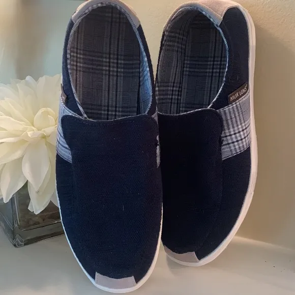 MUK LUKS Mens tour slip on sneaker, blue white and blue white plaid size 10