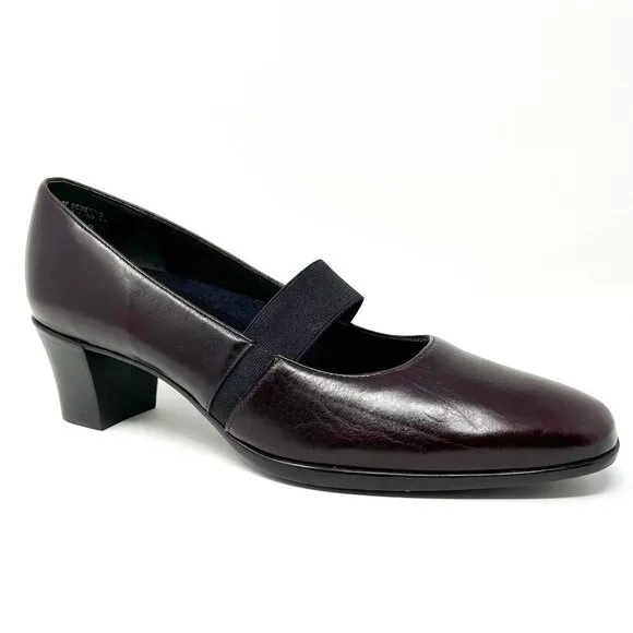Munro Danielle Leather Pump. Chunky Low Block Heels. Dark Brown. Size  8