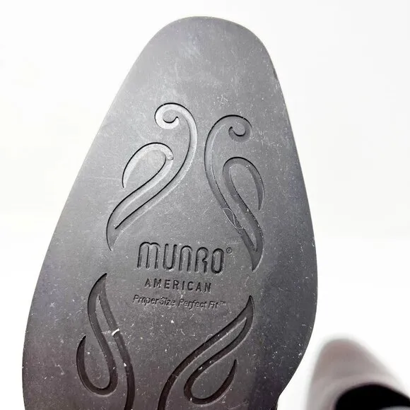 Munro Danielle Leather Pump. Chunky Low Block Heels. Dark Brown. Size  8