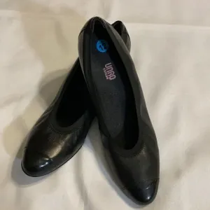 Munro American Size 12 black pump block heels